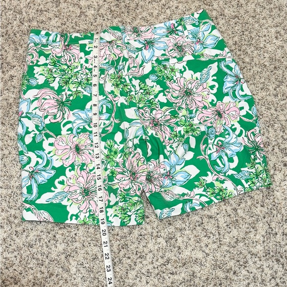 Lilly Pulitzer Size 16 Shorts Coconut Jungle Print Hibiscus Floral - Picture 4 of 6
